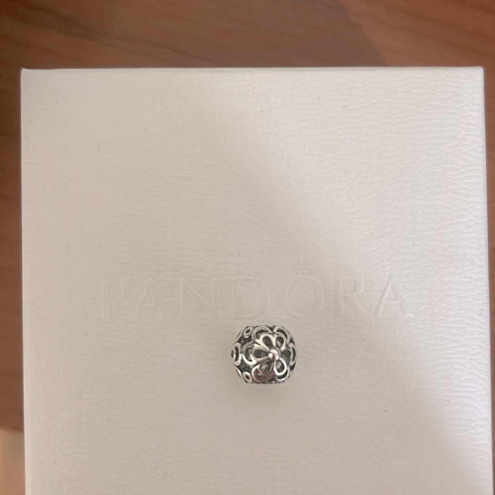Pandora flower charm
